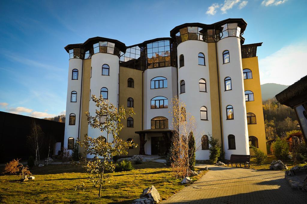 فندق Castelul De Vis Petroşani المظهر الخارجي الصورة