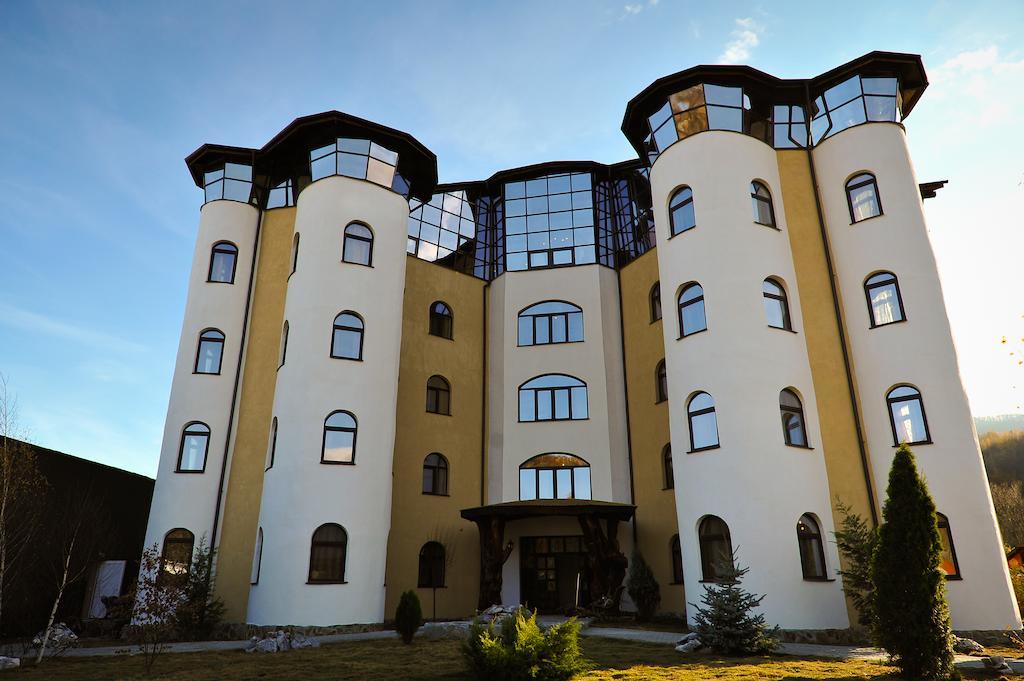 فندق Castelul De Vis Petroşani المظهر الخارجي الصورة