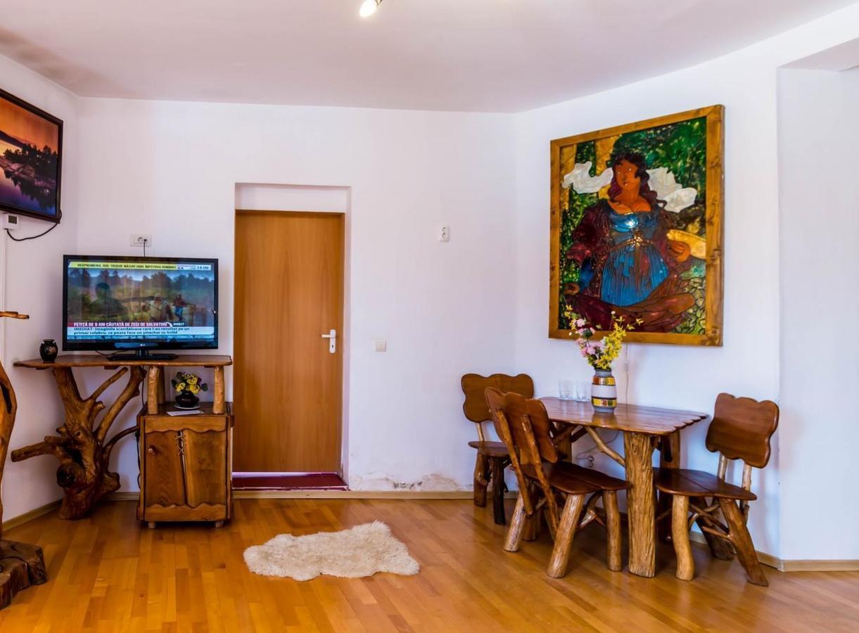 فندق Castelul De Vis Petroşani المظهر الخارجي الصورة