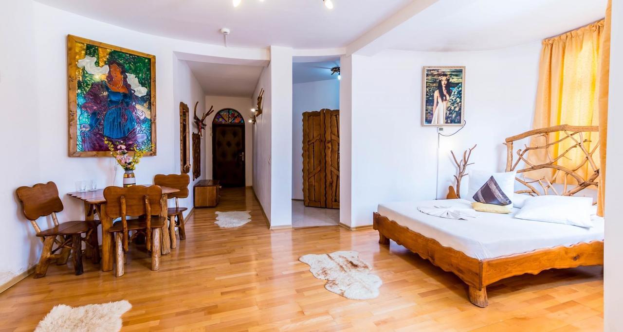 فندق Castelul De Vis Petroşani المظهر الخارجي الصورة