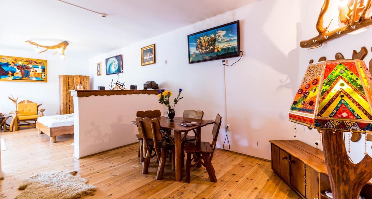 فندق Castelul De Vis Petroşani المظهر الخارجي الصورة