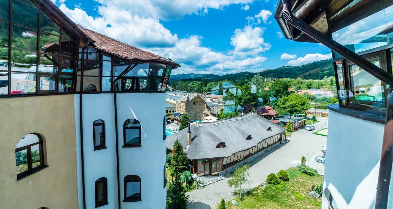 فندق Castelul De Vis Petroşani المظهر الخارجي الصورة