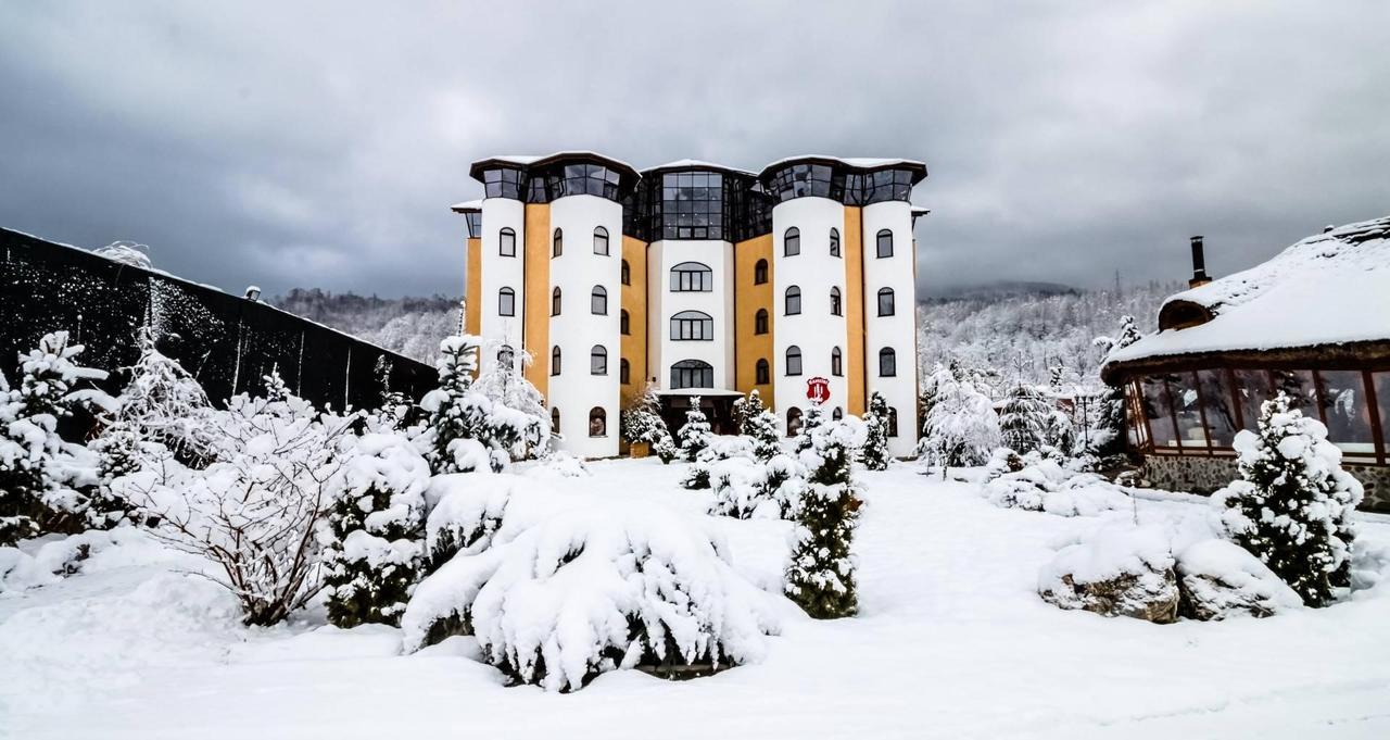 فندق Castelul De Vis Petroşani المظهر الخارجي الصورة